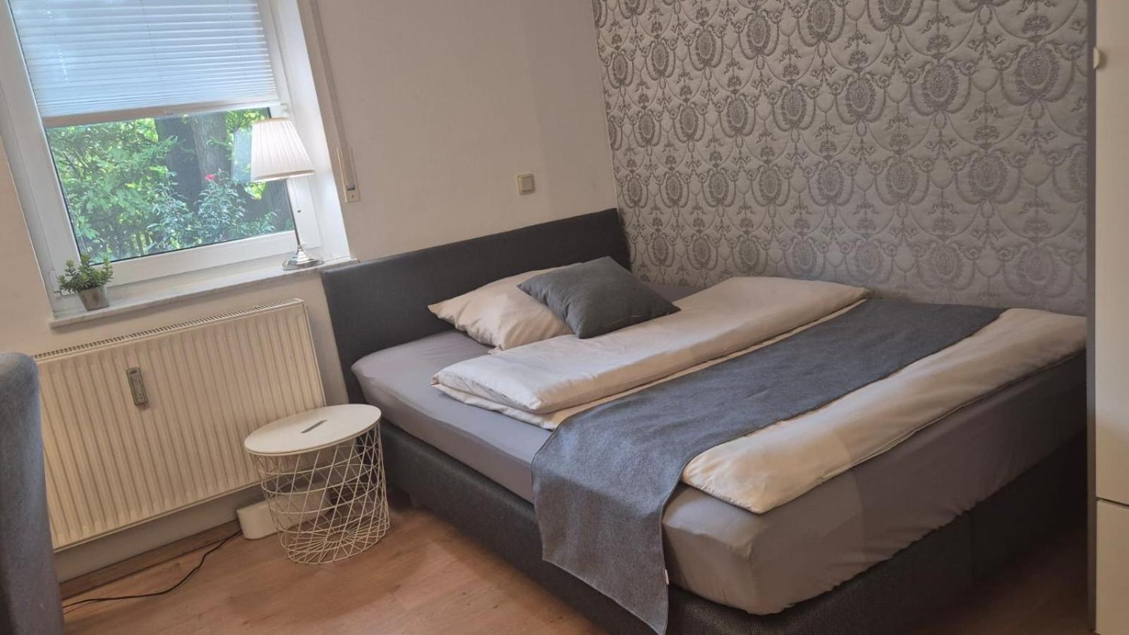Apartment 1 Mit Terrasse Und Pkw-Stellplatz 勒沃库森 外观 照片