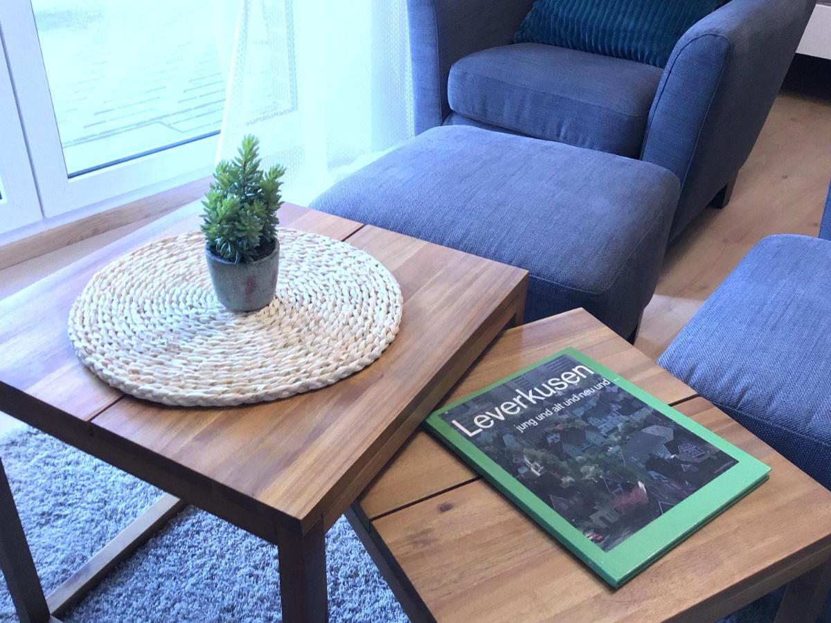 Apartment 1 Mit Terrasse Und Pkw-Stellplatz 勒沃库森 外观 照片