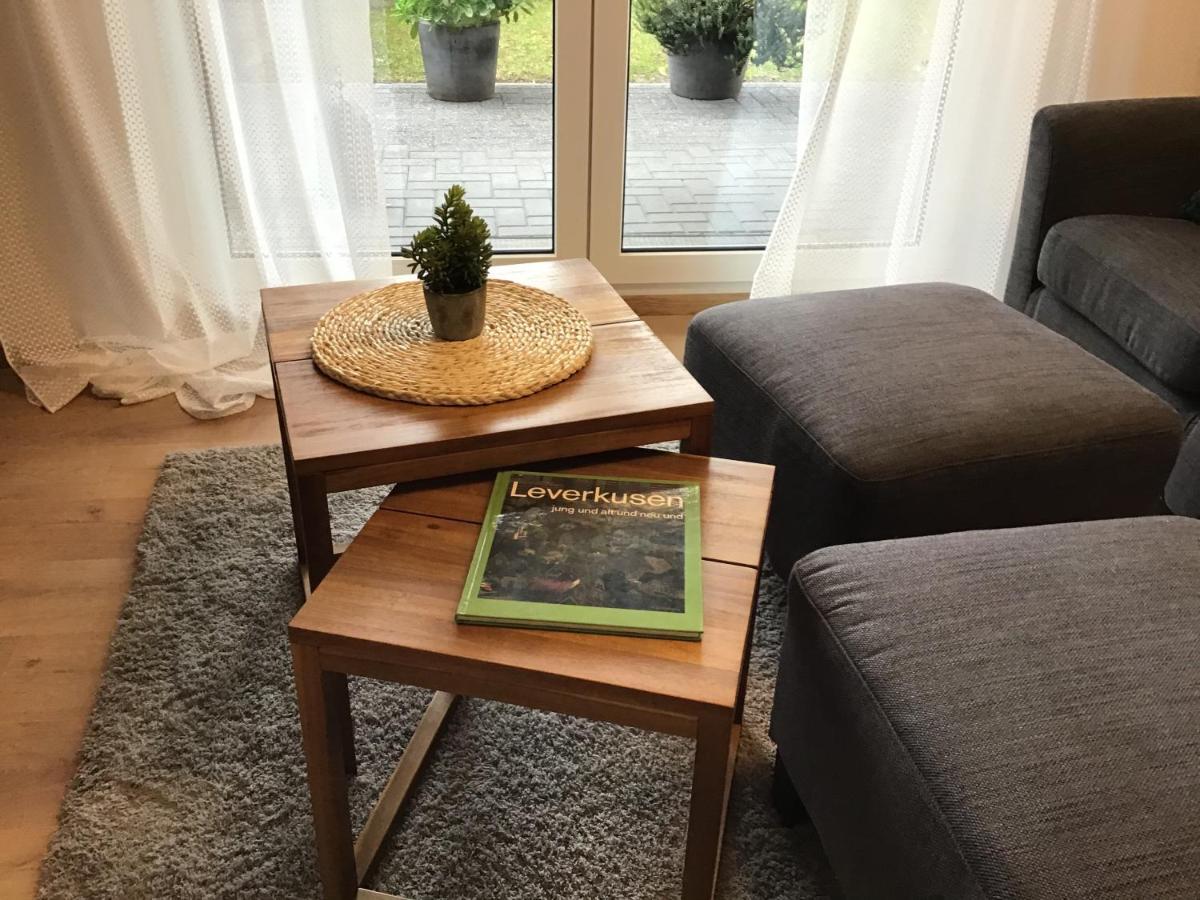 Apartment 1 Mit Terrasse Und Pkw-Stellplatz 勒沃库森 外观 照片