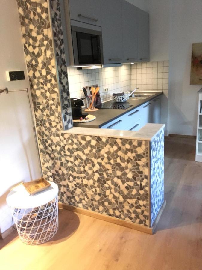Apartment 1 Mit Terrasse Und Pkw-Stellplatz 勒沃库森 外观 照片